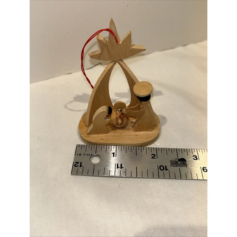 Vtg Retro Bethlehem Nativity Folk Art East Germany Hand‎ Carved Ornament